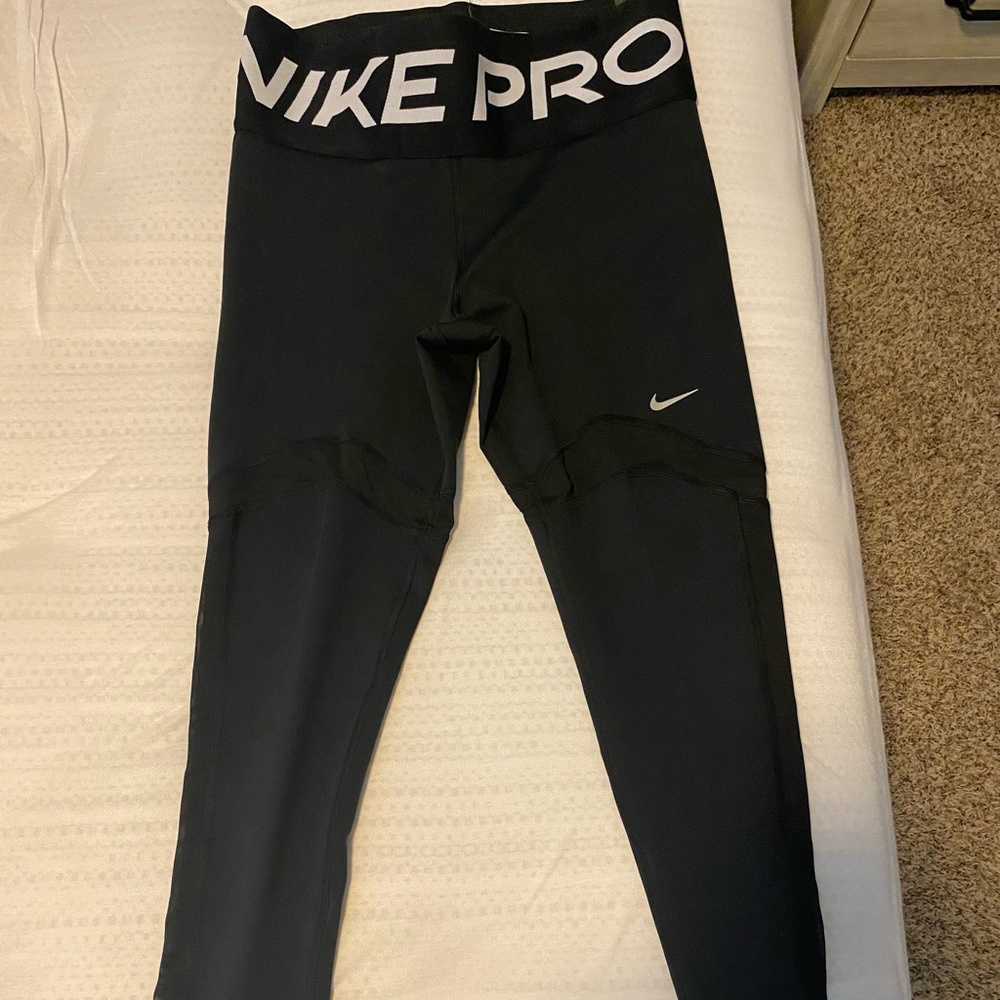 Nike Epic Luxe size Large